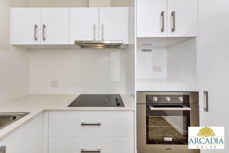 ARCADIA WATERS BICTON - 3 Bedroom Parquetry Floor Stunner