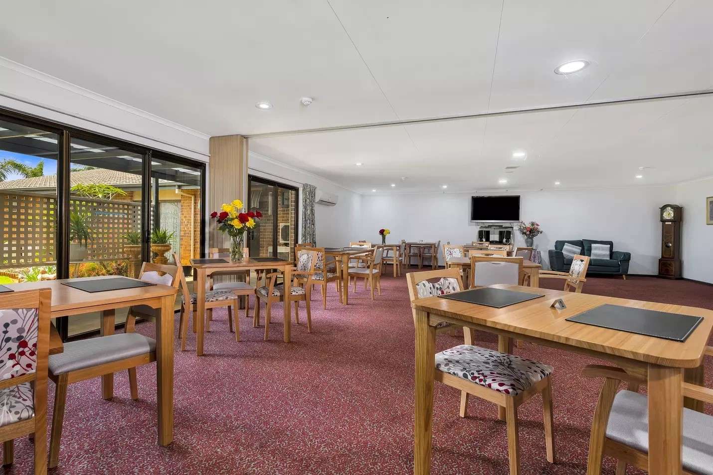 Resthaven Salisbury East ‘Manor Gardens’ Retirement Living offers 16 one-bedroom units, 30 two-bedroom units, and 26 serviced apartments.