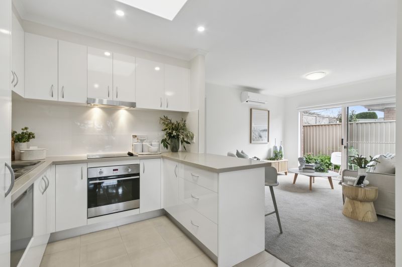 2 bed villa with private courtyard and modern kitchen