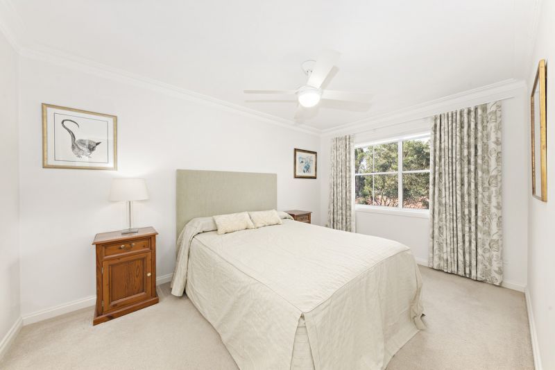 PREMIER LOCATION, NO EXPENSE SPARED RENOVATED DELIGHTFUL APARTMENT