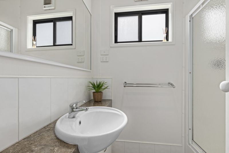 Relaxed Swan Bay Living