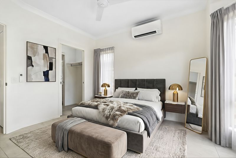 Two-bedroom villa with en-suite and garage