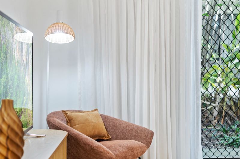 Spacious and bright one-bedroom villa