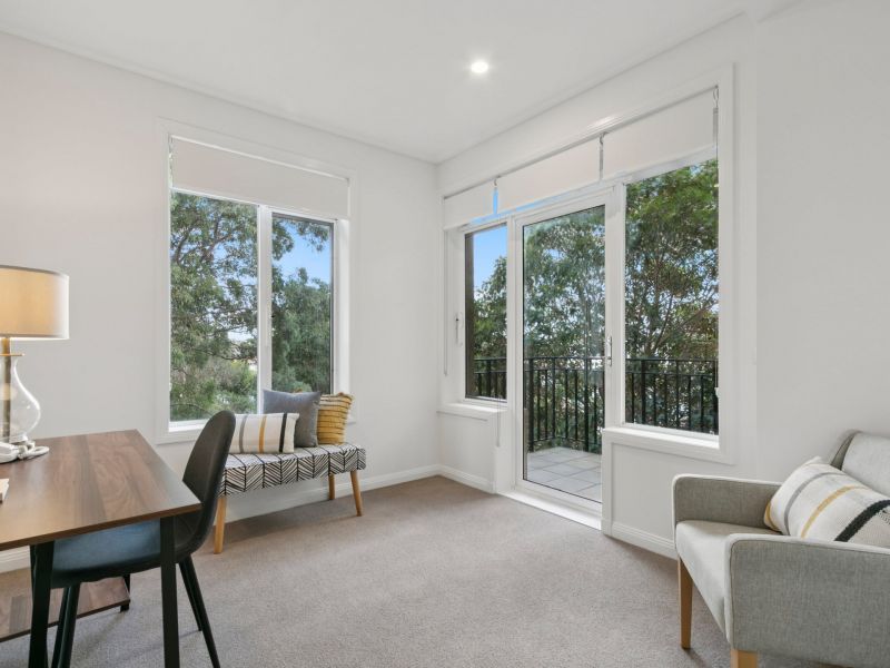 Refurbished Apartment with Leafy Balcony Retreat