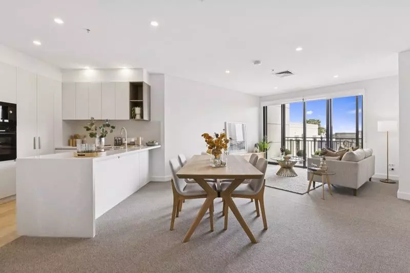 Stylish, Sunlit Malvern Apartment