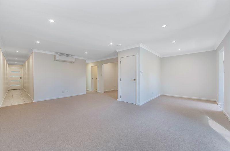 Bright, Private Villa with Study and Sunny Balcony