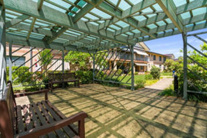 Stylish 2-Bedroom Retirement Unit - Comfort & Community Living