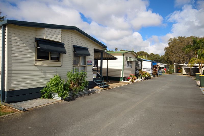 The Palms Village - Over 50's pet friendly lifestyle village