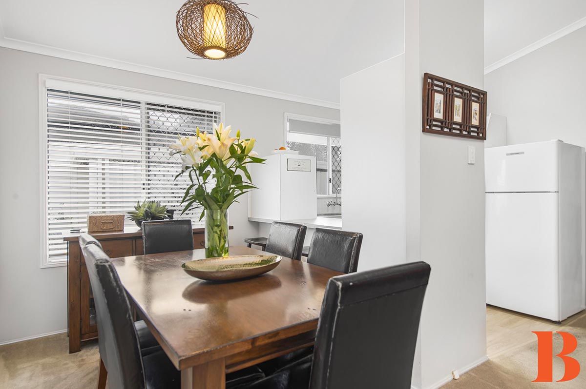 Minutes walk to Coles, Medical and Pharmacy - Beaut Presentation - Quiet Neighbourhood in over 50's Community