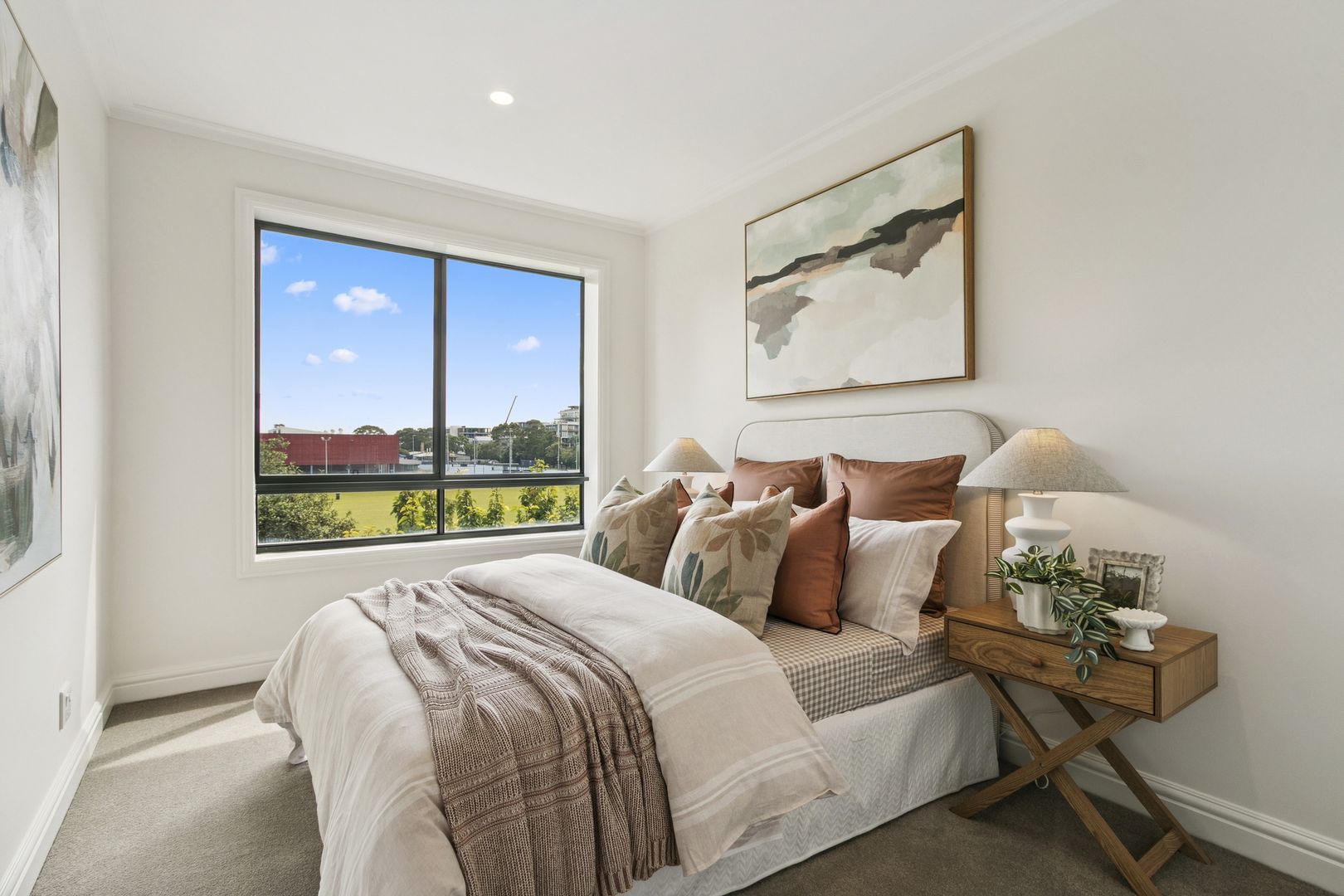 Stunning 2-bedroom apartment with balcony views