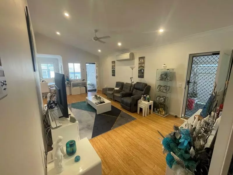 IMMACULATE 2-BEDROOM