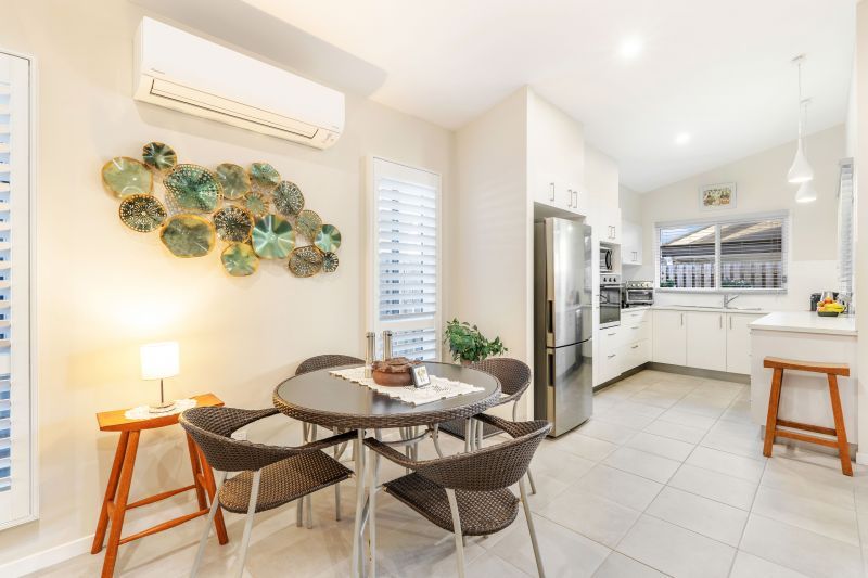 Spacious Home, Bushland Views