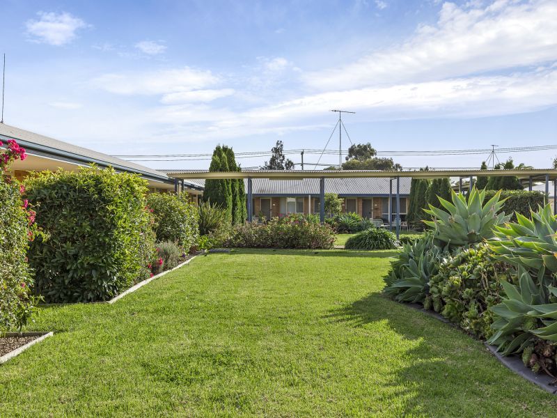 Single Self-Catered Unit – Rent in Seniors Community