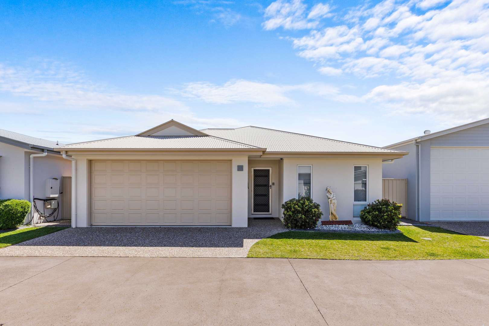 Palm Lake Resort Hervey Bay - Love the Lake Home 83