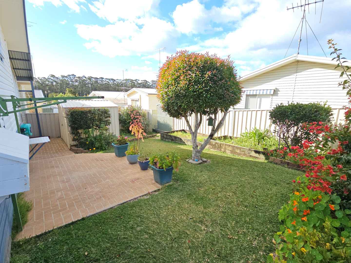 Light-Filled, Airy Corner Block Home In Idyllic Location