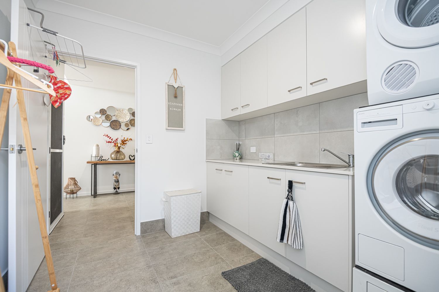 Exquisite Willow Design