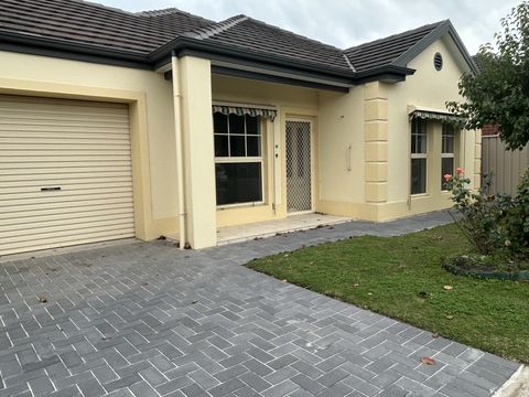 Large 2 Bedroom Renovated Home in Stuart Grove!