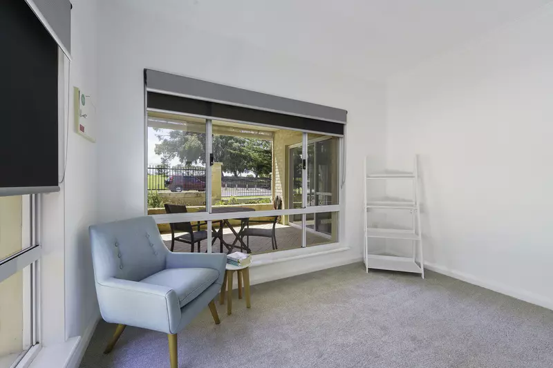 Parkside Apartment with Spacious Layout and Private Patio