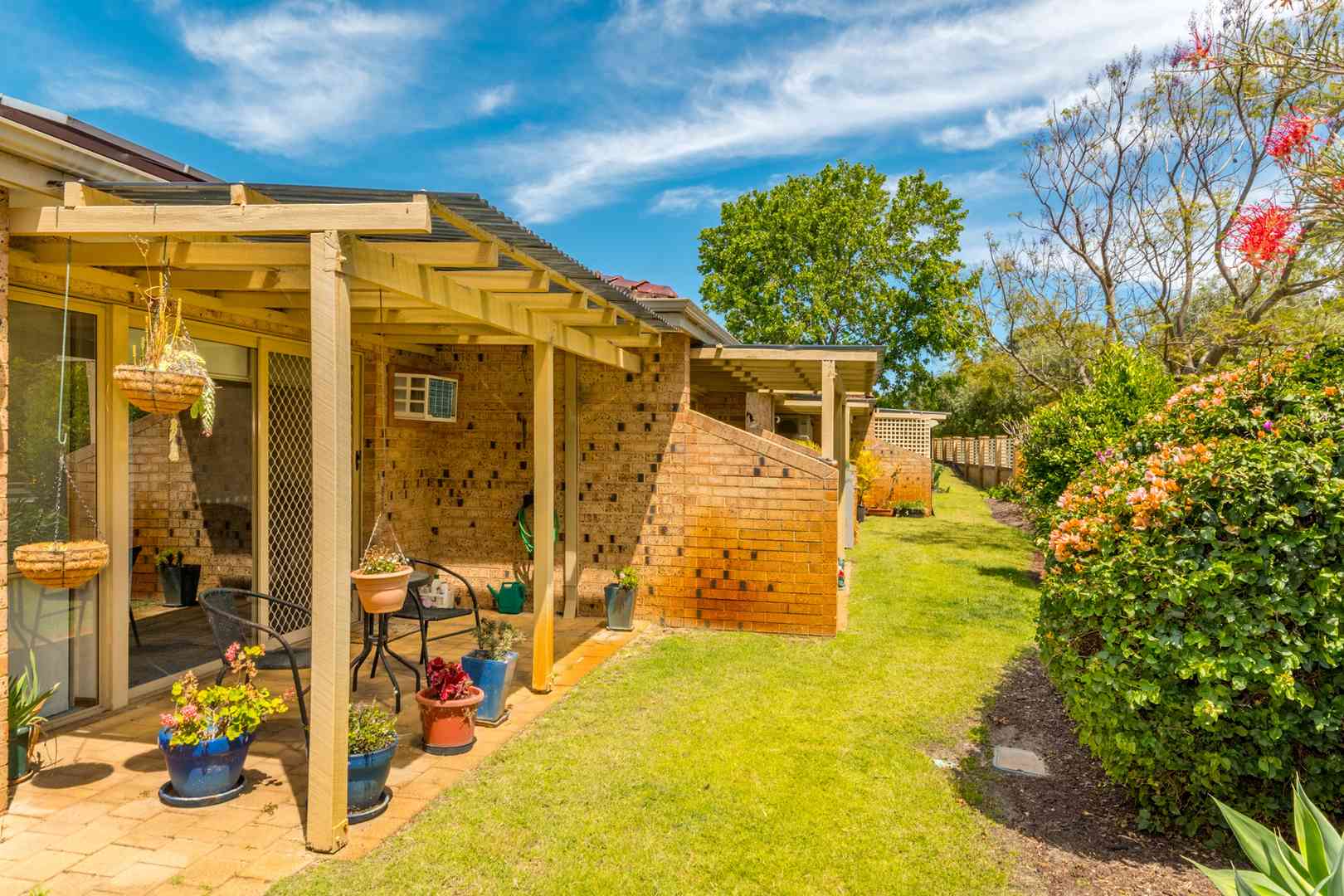 One bedroom unit overlooking gorgeous Bibra Lake