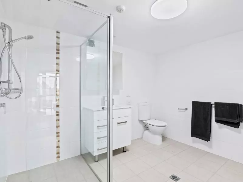 2-bedroom apartment with lush green views