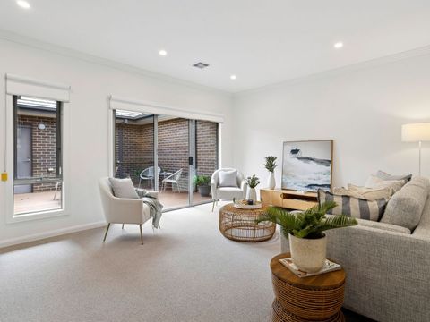 'The Sanctuary' - Lovely 2br villa with double garage