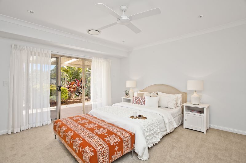 Luxury Retirement Living – Spacious fully renovated 3 bedroom villa with double garage.