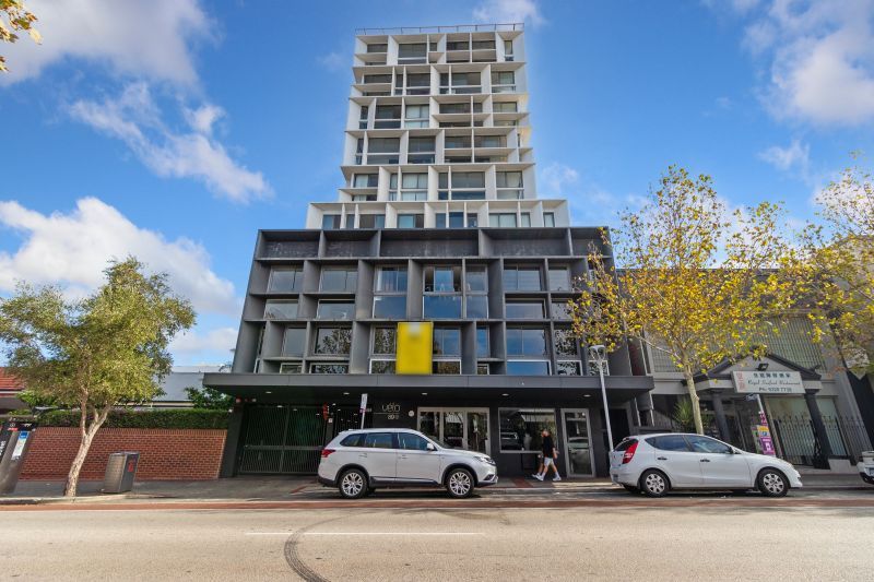 Luxurious Urban Living in Central Location!