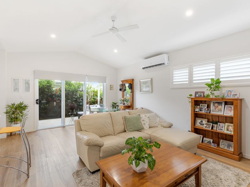 Great Corner Block Location!