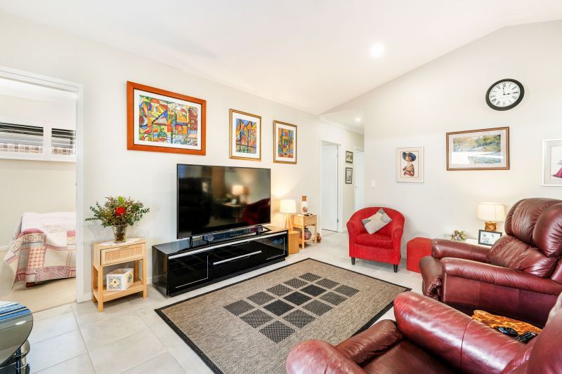 Spacious Home, Bushland Views