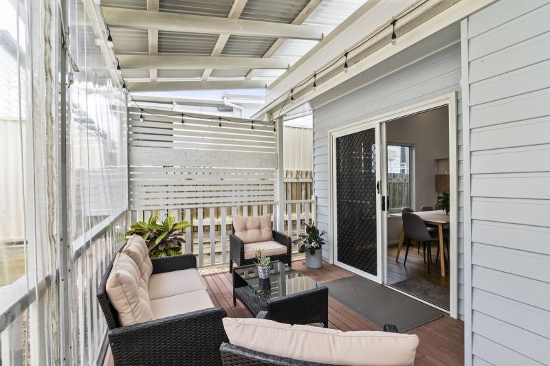 Modern Comfort - Spacious Two Bedroom Home with Study