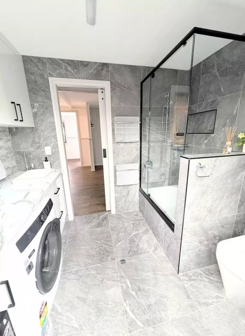 Modern & Perfect Balance of Space & Comfort