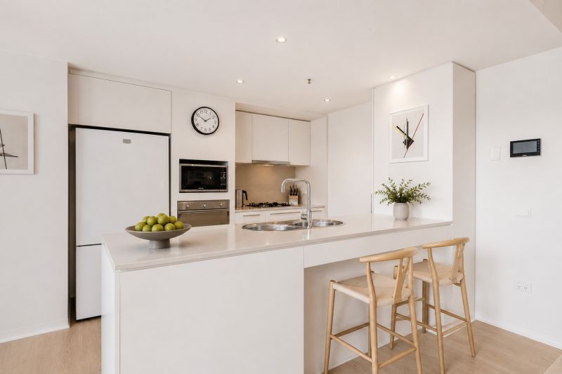 Spacious, north-facing 2-bedroom apartment!