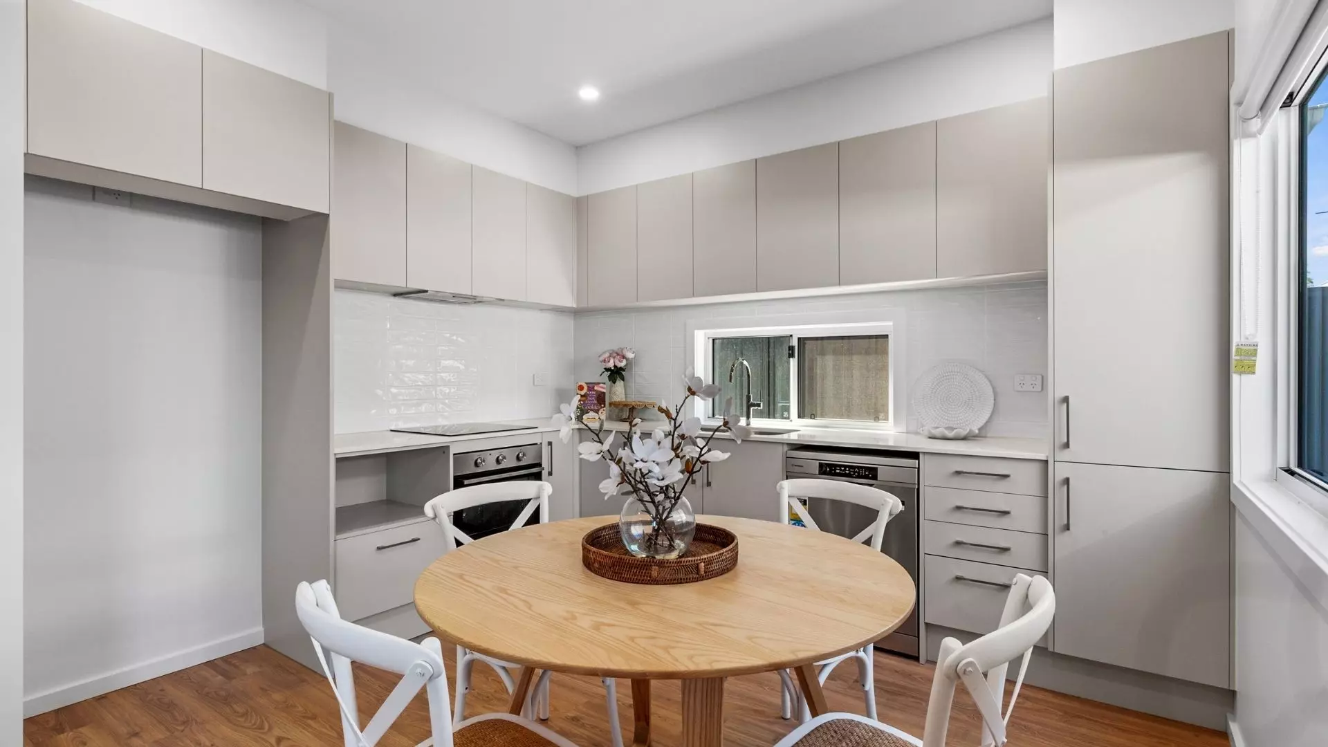 Paralowie - 2 bed and double carport