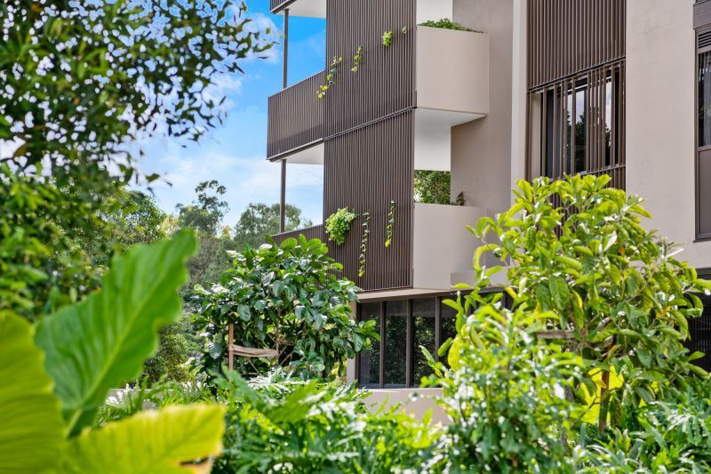 Last Remaining Somerset Penthouse - Spectacular Golf Course Views