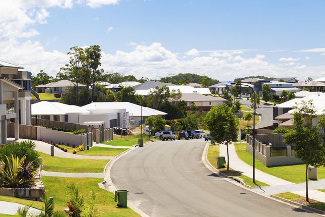 Houses and unit price gap ‘biggest on record’, putting Australian empty nesters in command