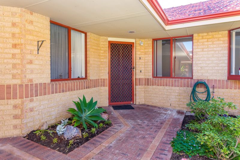 ARCADIA WATERS BICTON - Sought After 3 Bed Villa with Garden Views