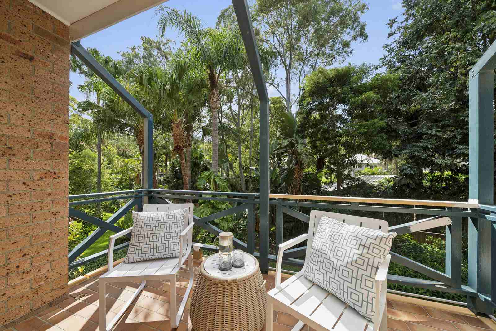 Contemporary & Stylish with Tranquil Reserve Views
