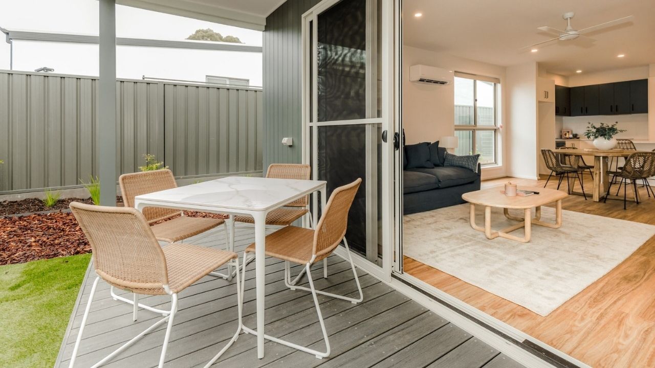 Discover the perfect combination of style and function in the Chandler.