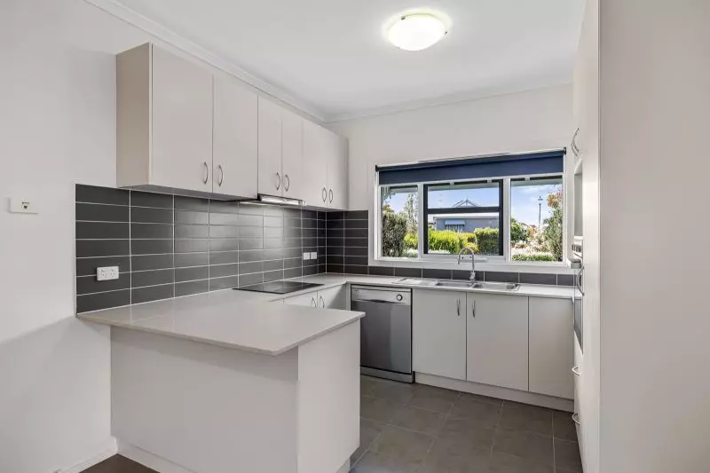 Bright and Spacious Home with Landscaped Gardens