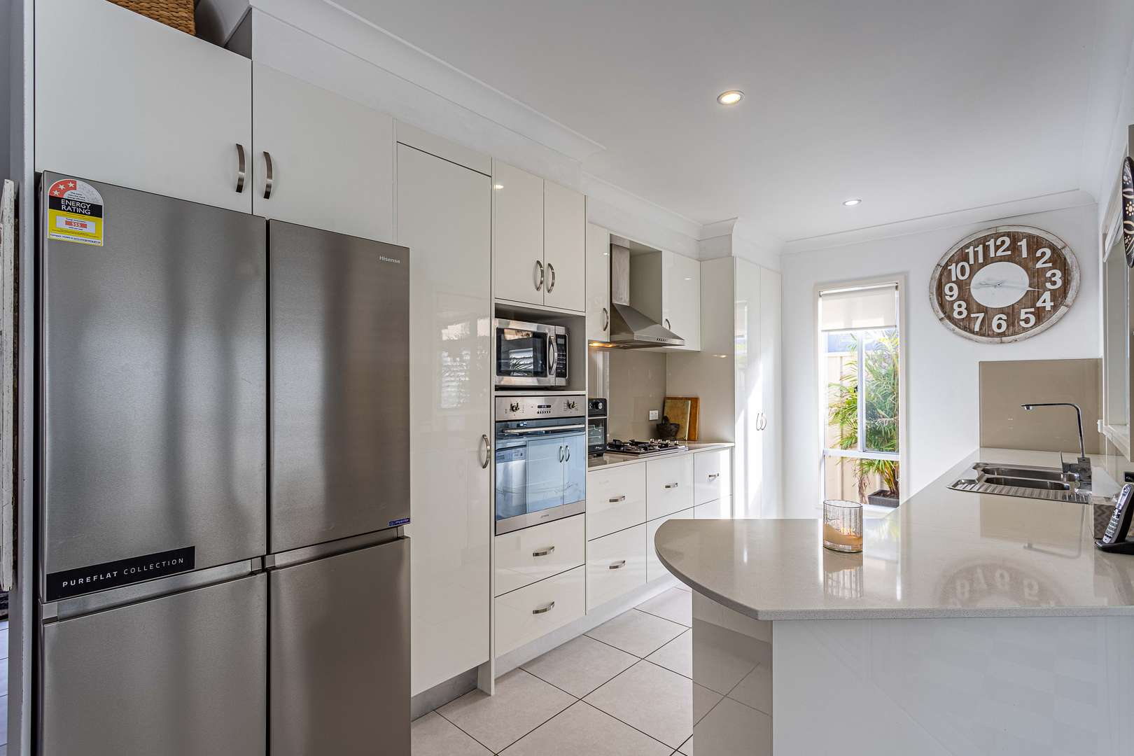 Palm Lake Resort Fern Bay - Beautifull home with a wow factor