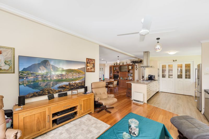 Ranch Style Home – Bushland Views!