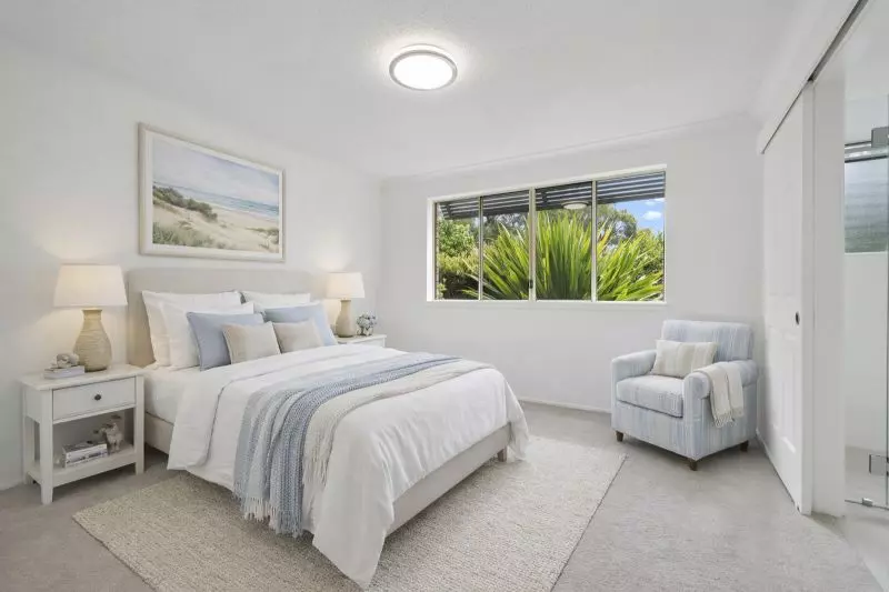 Contemporary 3-bedroom surrounded by bushland