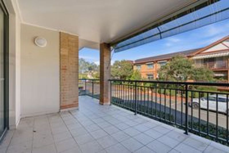 Quality retirement living brimming with natural light and handily positioned to all our Constitution Hill amenities