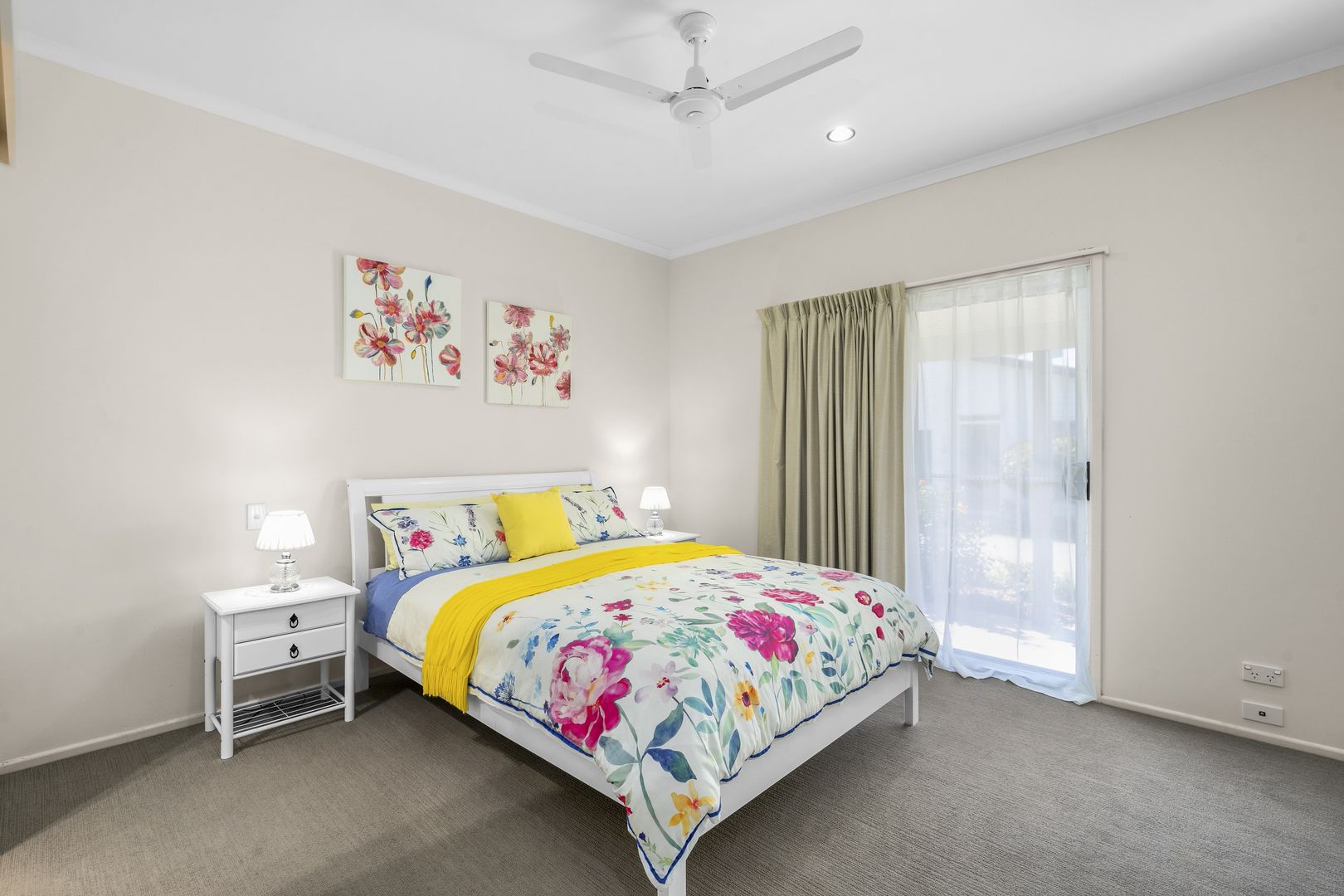 Well presented two bedroom plus study in Palm Lake Resort Eagleby