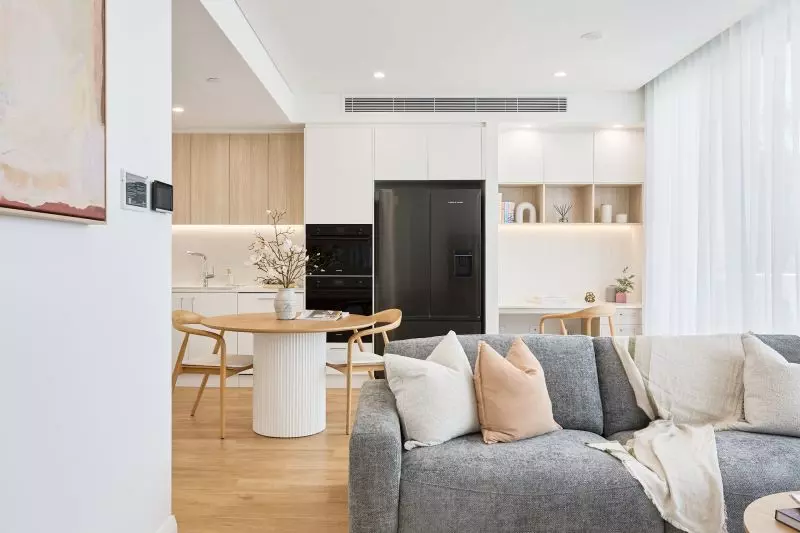 The Hummingbird - smart, north-facing beauty