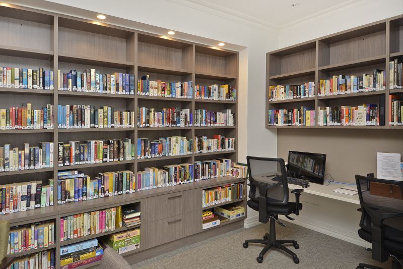 Stunning 1-Bed + Study with Garden Views