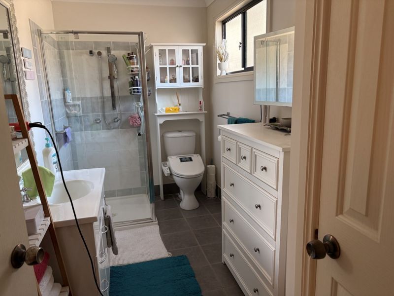 2 Bedroom, 1 Bathroom, 1 Carport.