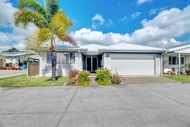 Centrally located 2 bed home plus study in Palm Lake Resort Eagleby