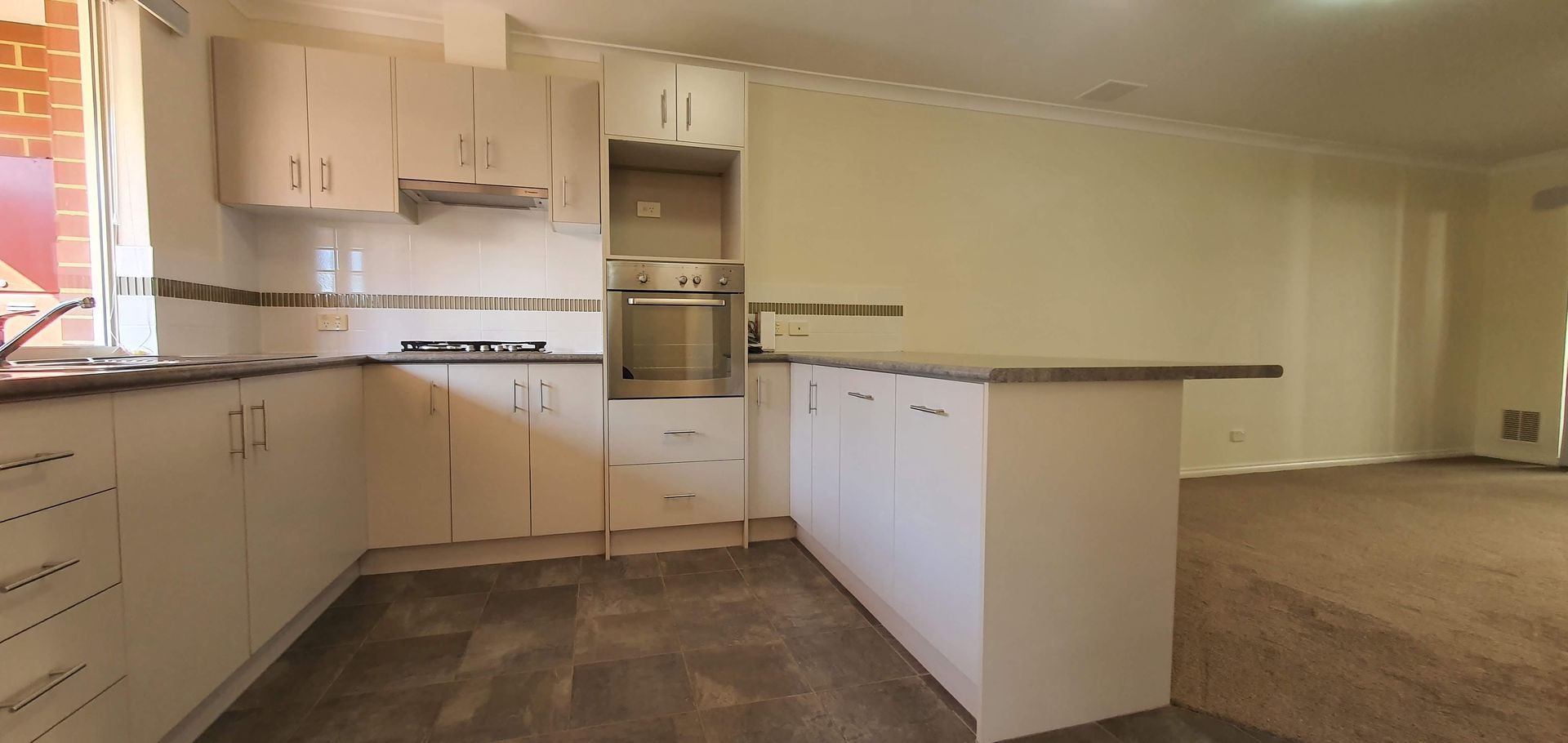 Price Drop! A Perfect Cosy Home Close to the Clubhouse - Recently Refurbished
