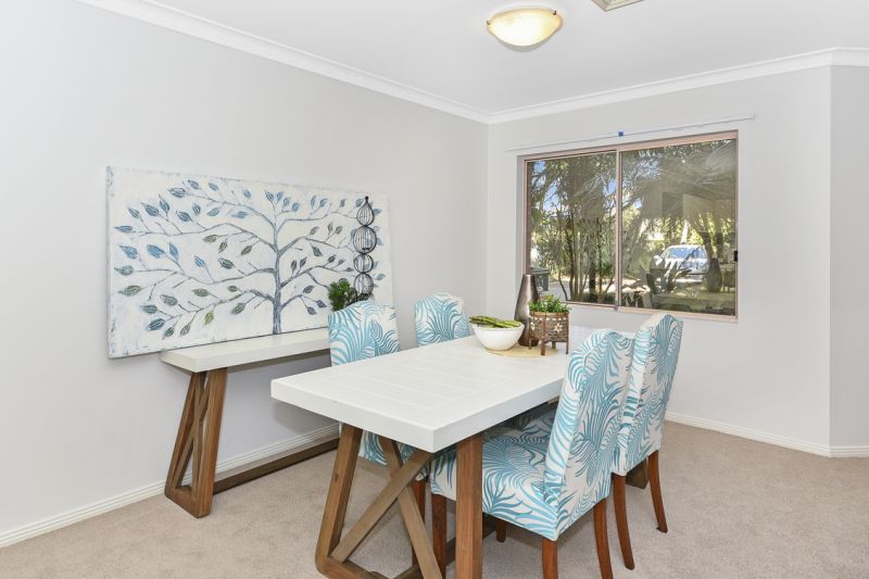 This north facing apartment is sure to impress with views overlooking the stunning Balinese Garden.